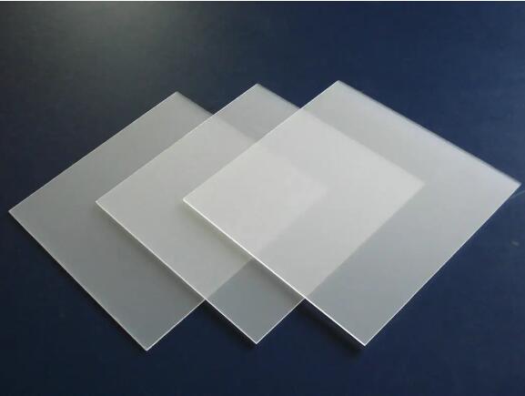 PC擴(kuò)散板和亞克力板的區(qū)別有哪些？