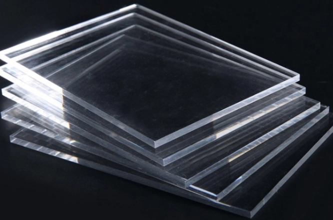 哪種亞克力板透光率更好？