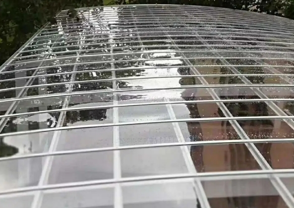 ?PC耐力板可以使用玻璃膠進行固定嗎？