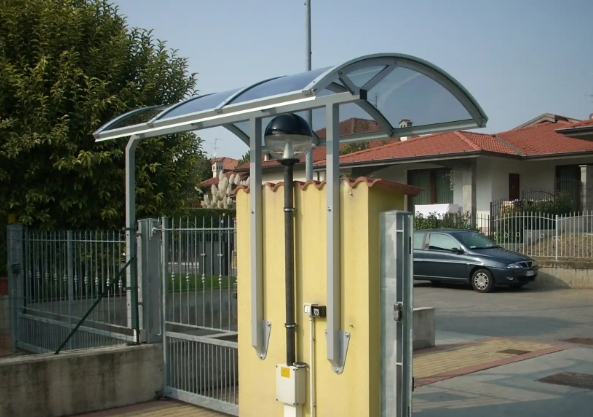 PC耐力板和PVC板的主要區(qū)別？